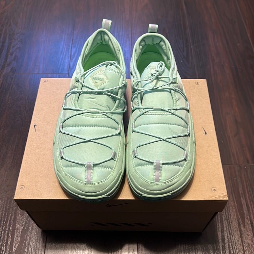 ‼️SOLD‼️ Nike Offline Pack “Enamel Green”